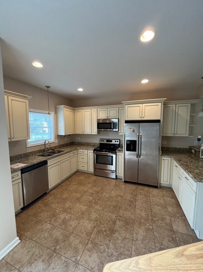 210 Blackbird Village Cir in Lewisburg, WV - Building Photo - Building Photo