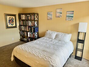 7255 Navajo Rd, Unit C200 Furnished Room in San Diego, CA - Building Photo - Building Photo