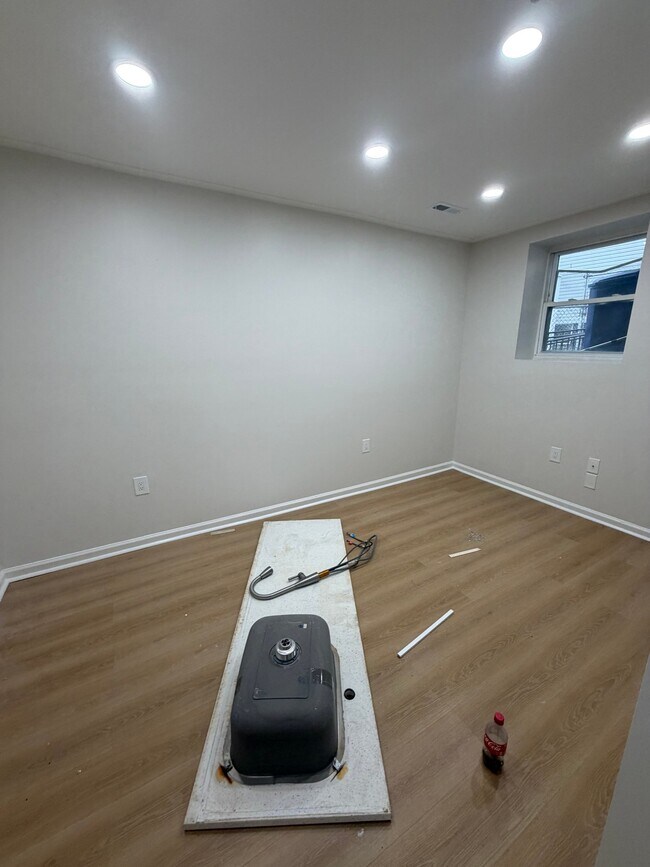 167 N Grove St, Unit 1H in East Orange, NJ - Building Photo - Building Photo