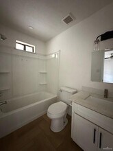 5 E Schunior St in Edinburg, TX - Building Photo - Building Photo