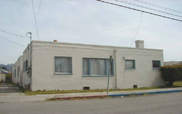 320 43rd St in Richmond, CA - Building Photo - Building Photo