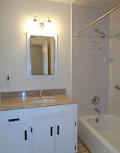 123 W Burlwood Ln in Lemoore, CA - Building Photo - Building Photo