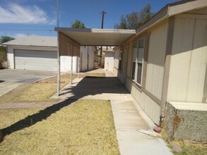 2025 Hualapai Dr in Bullhead City, AZ - Building Photo - Building Photo