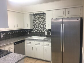 7918 Aberdeen Ave in Lubbock, TX - Building Photo - Building Photo