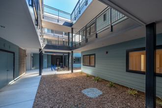 Laurel Lane Apartments in San Luis Obispo, CA - Building Photo - Building Photo