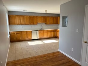 39 Downing St, Unit 39 Downing Street in Newark, NJ - Building Photo - Building Photo