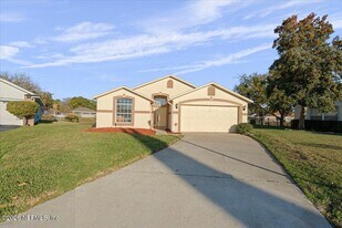 8279 Catfield Ct in Jacksonville, FL - Building Photo