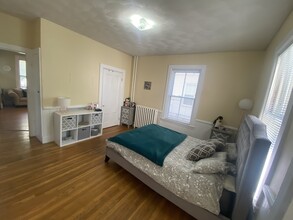14 Endicott Ave, Unit 2 in Somerville, MA - Foto de edificio - Building Photo