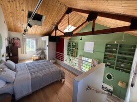 22120 Rolling Ridge Dr in Santa Clarita, CA - Building Photo