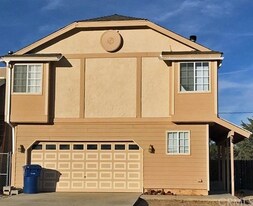 14849 Rental Rd in Elizabeth Lake, CA - Building Photo