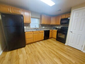 1010 Barrier Ln in Marble Falls, TX - Building Photo - Building Photo