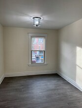 1564 Chase Ave, Unit 4 in Cincinnati, OH - Building Photo - Building Photo