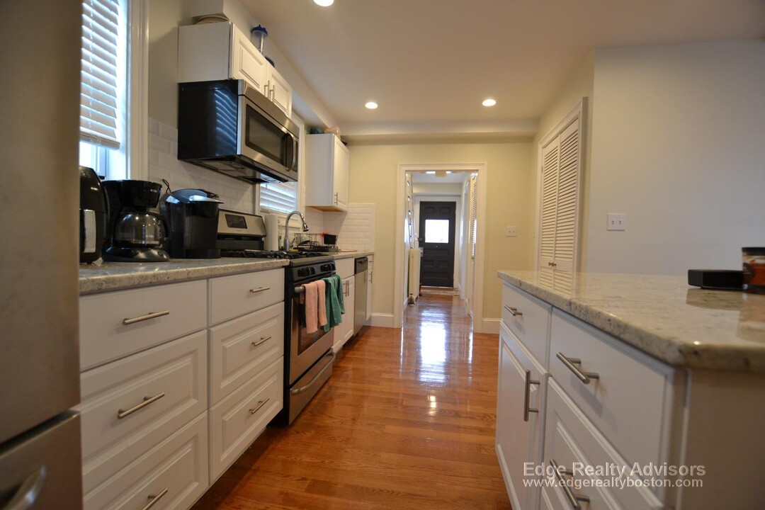 61 Shannon St, Unit 3 in Boston, MA - Building Photo