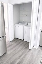 5364 16th Pl SW in Naples, FL - Building Photo