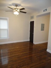 857 W Cornelia Ave-Unit -3S in Chicago, IL - Building Photo - Building Photo
