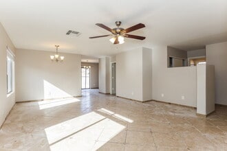 13926 N 150th Ln, Unit 625 in Surprise, AZ - Building Photo - Building Photo