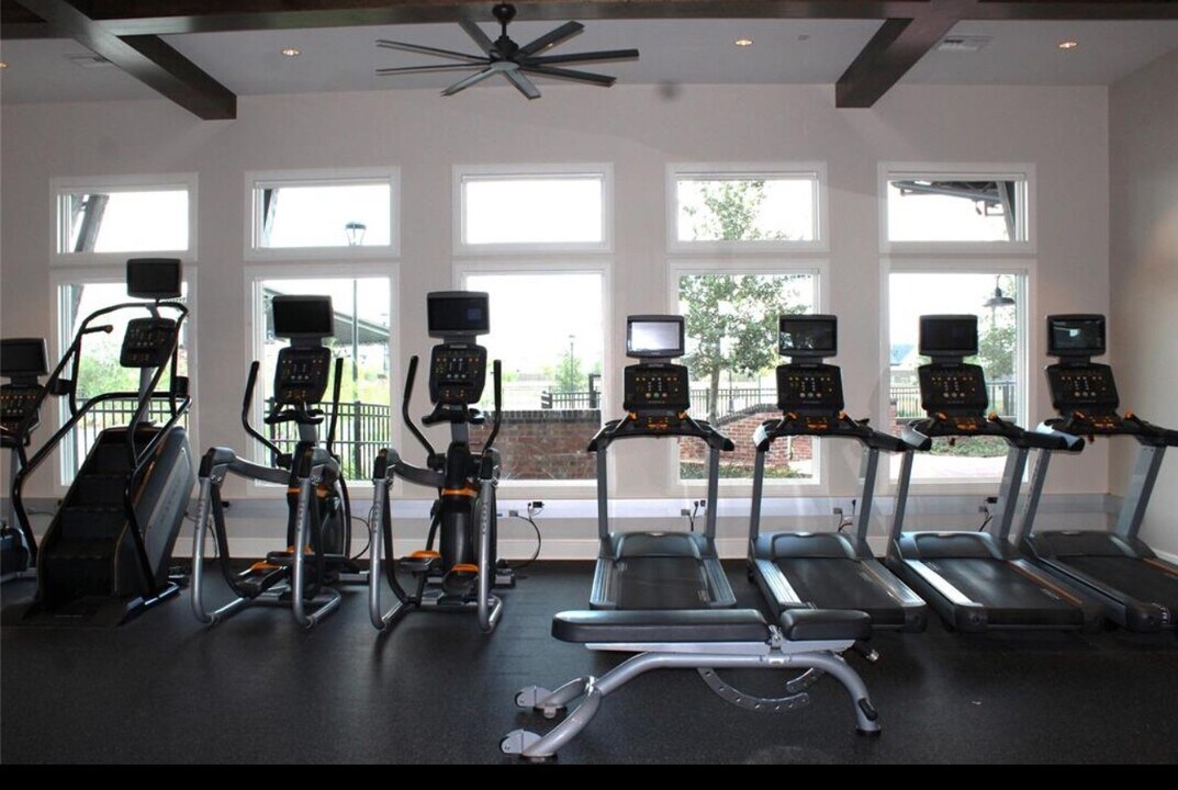 5141 Maroon Creek Dr in Bryan, TX - Building Photo