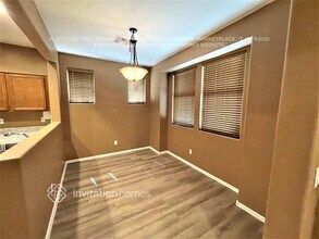 451 S Hawes Rd in Mesa, AZ - Foto de edificio - Building Photo