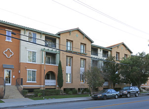 Summer Breeze Apartments in San Jose, CA - Building Photo - Building Photo