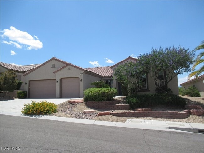 2091 Clearwater Lake Dr in Henderson, NV - Building Photo - Building Photo