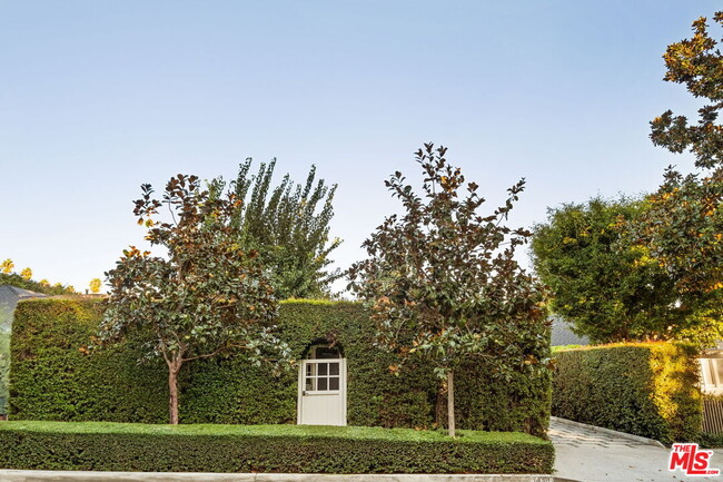1438 N Orange Grove Ave in West Hollywood, CA - Building Photo - Building Photo