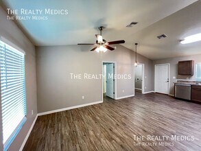 5434 NW 6th Pl in Ocala, FL - Building Photo - Building Photo