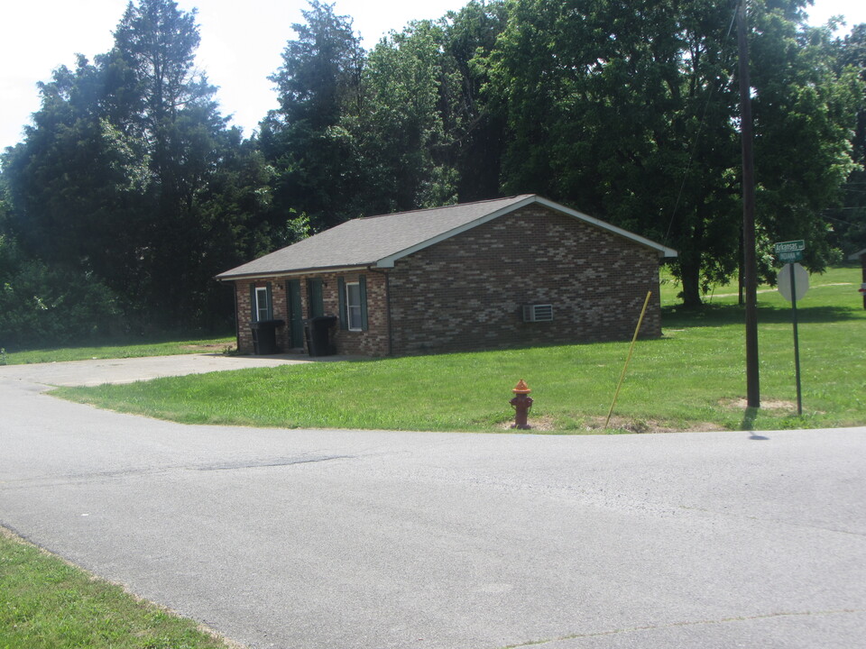 245 Arkansas Ave, Unit 245 ARKANSAS AVE APT # A in Oak Grove, KY - Building Photo