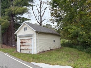 78 Mountain Lake Rd in Belvidere, NJ - Building Photo - Building Photo