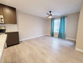 1606-164A 164A St SW in Edmonton, AB - Building Photo - Building Photo