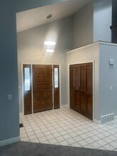 9228 S Stone Point Pl in Sandy, UT - Building Photo - Building Photo