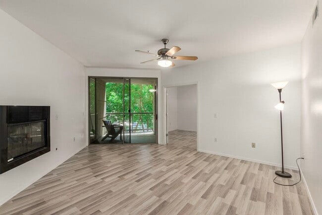 1701 E Colter St, Unit #237 in Phoenix, AZ - Building Photo - Building Photo