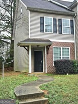 4670 Ernest Dr in Forest Park, GA - Building Photo