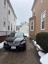 15 Virginia St, Unit 1 in Somerville, MA - Foto de edificio - Building Photo