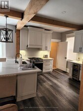 16 Cedar Ave in Hamilton, ON - Building Photo - Building Photo