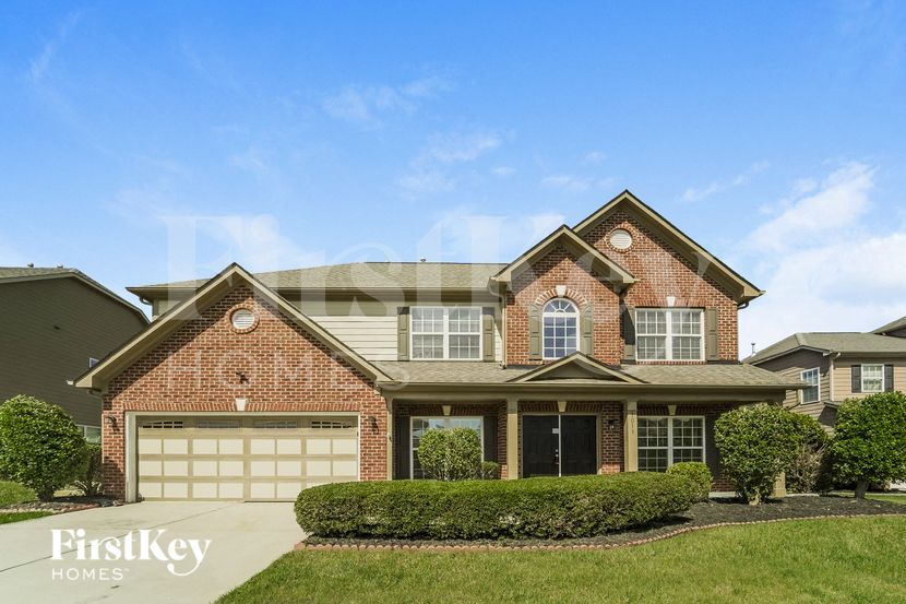 1013 Loudoun Rd in Indian Trail, NC - Foto de edificio