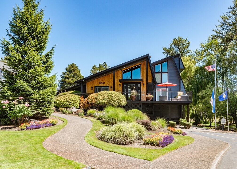 Shadow Hills in Portland, OR - Building Photo