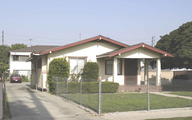 4 Apartment Units + Sfr in Maywood, CA - Building Photo - Building Photo