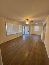 740 S Kokomo Ave in Derby, KS - Foto de edificio - Building Photo