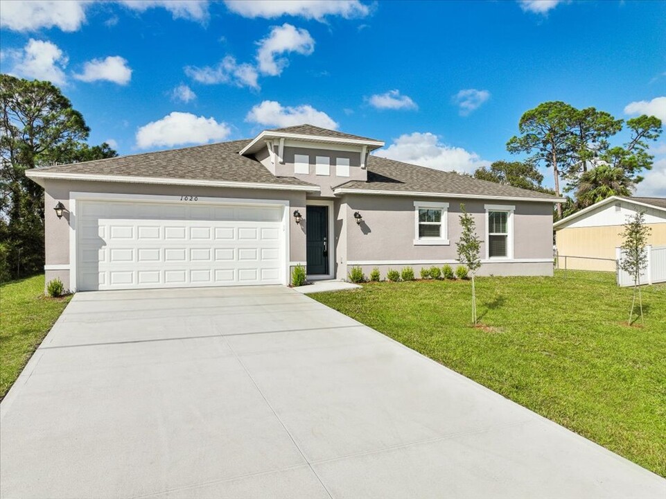 1020 Jupiter Blvd NW in Palm Bay, FL - Building Photo