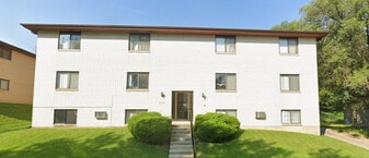725 Duggan Dr in Dubuque, IA - Building Photo