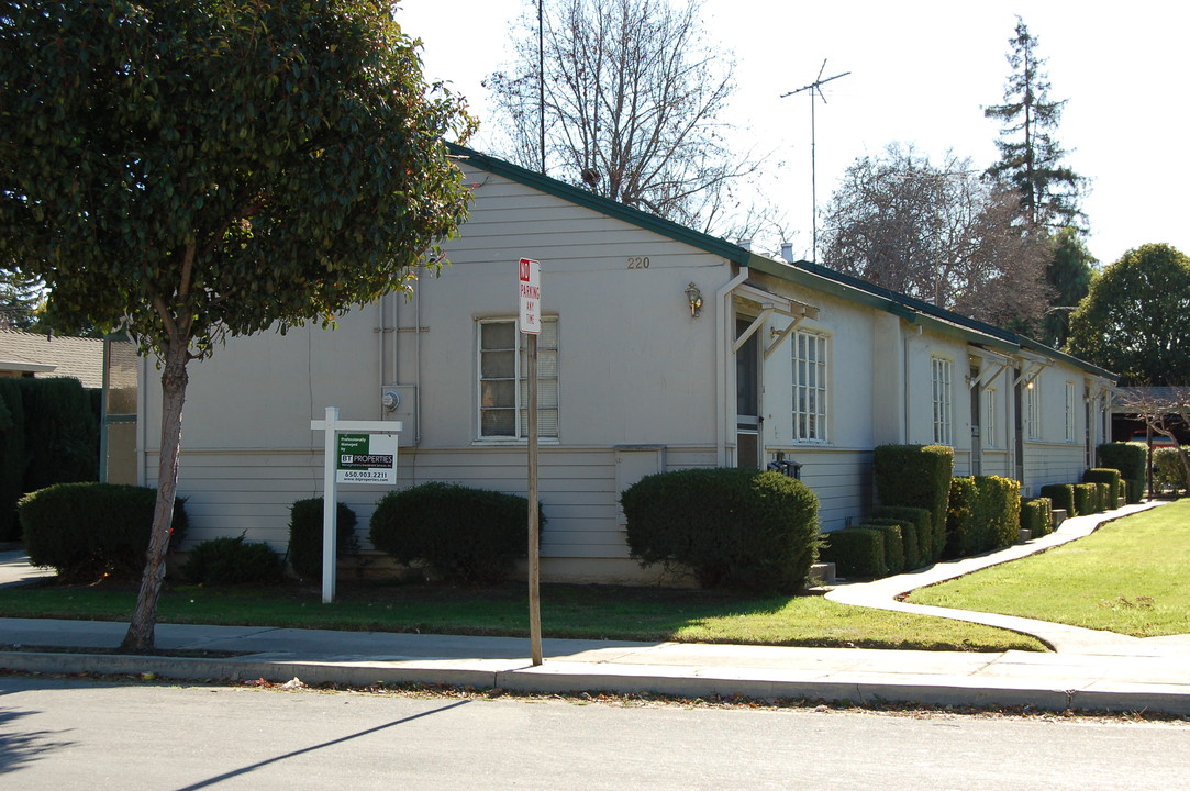 220-228 W California Ave in Sunnyvale, CA - Foto de edificio