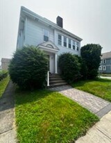 495 California St, Unit #1 in Newton, MA - Building Photo