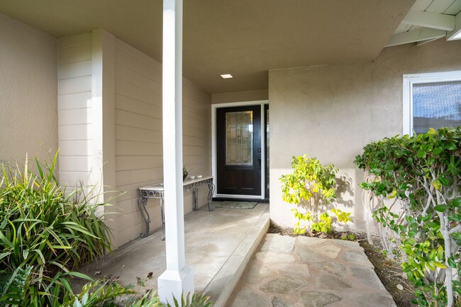 825 Tyburn Rd in Palos Verdes Estates, CA - Building Photo - Building Photo