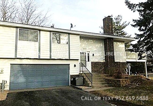 property at 10425 Decatur Cir