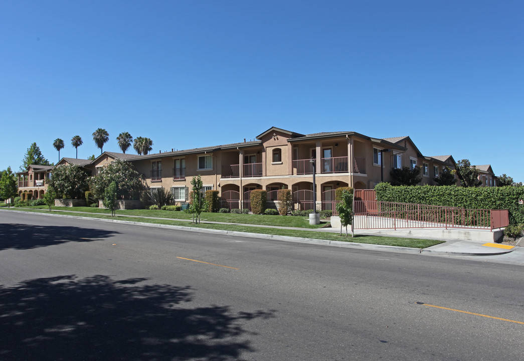 Villa Monterey in Stockton, CA - Building Photo