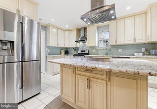 203 Jonathan Ln in Evesham, NJ - Building Photo - Building Photo