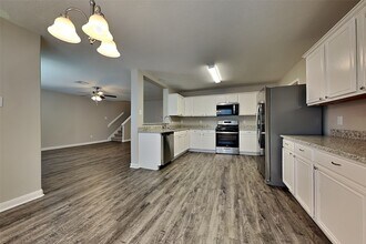 21614 Astipalia Dr in Spring, TX - Foto de edificio - Building Photo