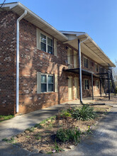 205 Hialeah Dr in Knoxville, TN - Foto de edificio - Primary Photo