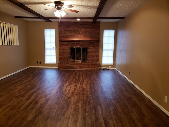 3410 Reno Dr in Paris, TX - Building Photo - Building Photo