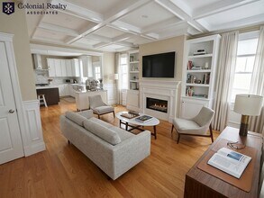 42 Parsons St in Newton, MA - Foto de edificio - Building Photo